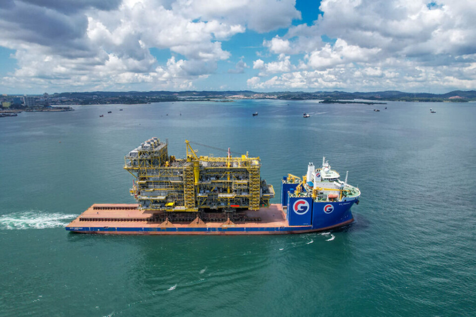 Tyre II-procesplatformen på vej mod Danmark. Foto Total Energies EP Danmark