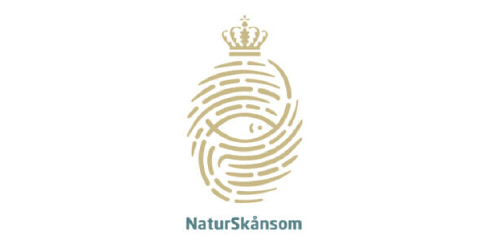 Det er dette mærke, NaturSkånsom fra Miljø- og Fødevareministeriet, forbrugere kan holde øje med i køledisken. Det er dette mærke, NaturSkånsom fra Miljø- og Fødevareministeriet, forbrugere kan holde øje med i køledisken. Foto: Miljø - og Fødevareministeriet.