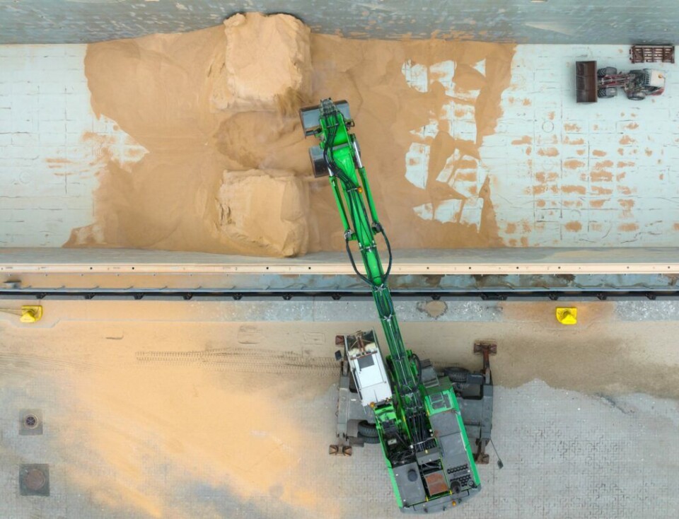 Se de flotte billeder: Soya losses af fragtskib på vestkysten