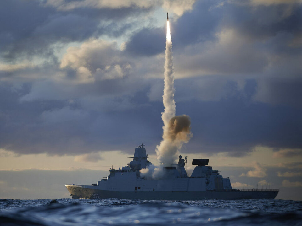 Fregatten Niels Juhl affyrer et SM-2 missil.