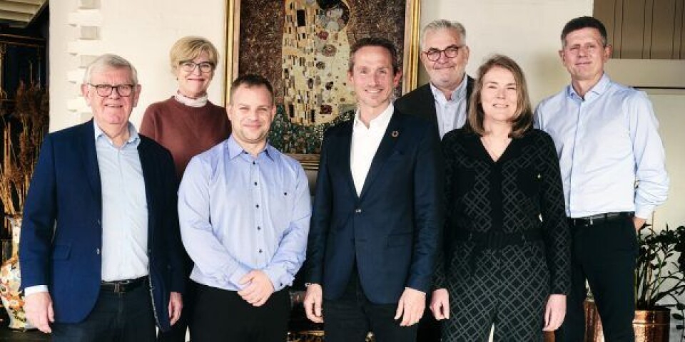 Hanstholm Havns nye bestyrelse. Fra venstre- næstformand Jens Kristian Yde, Lone Saaby, Kristian Bjerregaard, formand Kristian Jensen, Jan N. Hansen, Marianne Nielsen og Søren Mattesen. Foto: Bertel Bolt / Hanstholm Havn