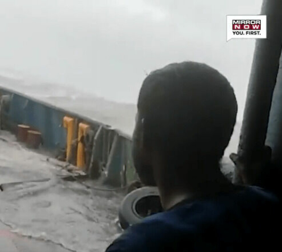 Se den sidste video fra slæbebåd inden forlis i cyklon