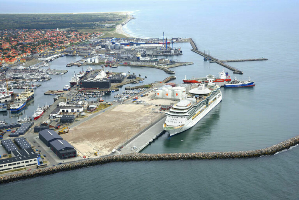 Første af sin slags: Stort tankskib gøres klar til LNG-drift i Skagen Havn