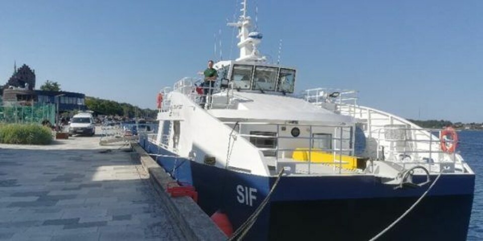 Miljøskibet Sif har lagt til kaj ved Middelfart Havn. Foto: Miljøstyrelsen