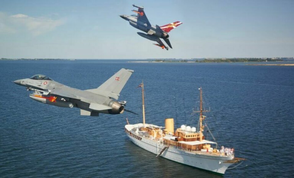 I dag fejres regeringsjubilæum: Se fly- og flådeparade for Dronningen her
