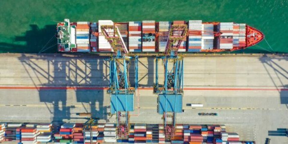 Storbritannien vil øge transport til søs – og det skal være grønt sergio-souza-CtI_zen2NSk-unsplash-scaled