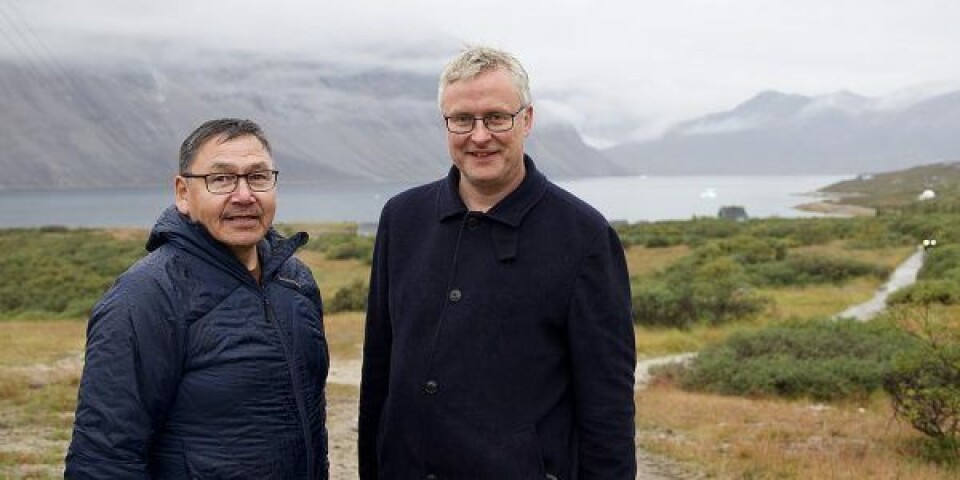 Den grønlandske minister for fiskeri og fangst, Karl Tobiassen (t.v.), sammen med minister for fødevarer, landbrug og fiskeri, Jacob Jensen. Foto: Ministeriet for Fødevarer, Landbrug og Fiskeri