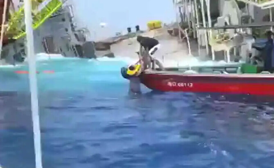 VIDEO: 63 Rescued, 4 Missing After Sea Platform Tilts in China VIDEO: 63 Rescued, 4 Missing After Sea Platform Tilts in China