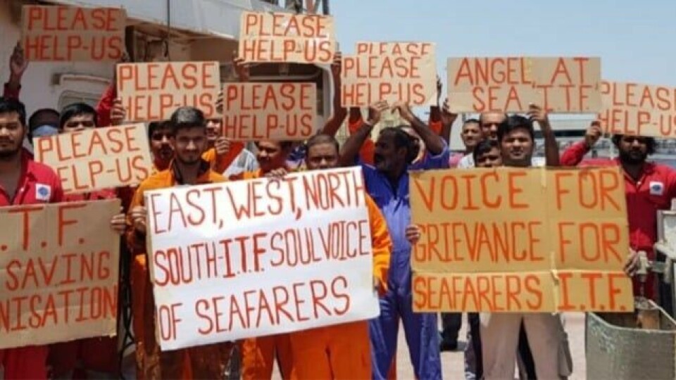 Video: Sultestrejkende besætningen får lov at forlade bulker