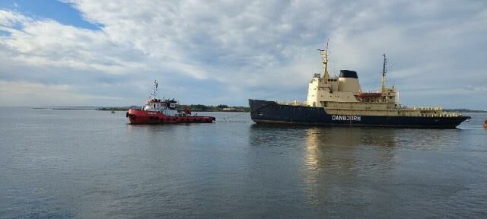 Se billederne: Første isbryder på vej mod ophugning i Esbjerg
