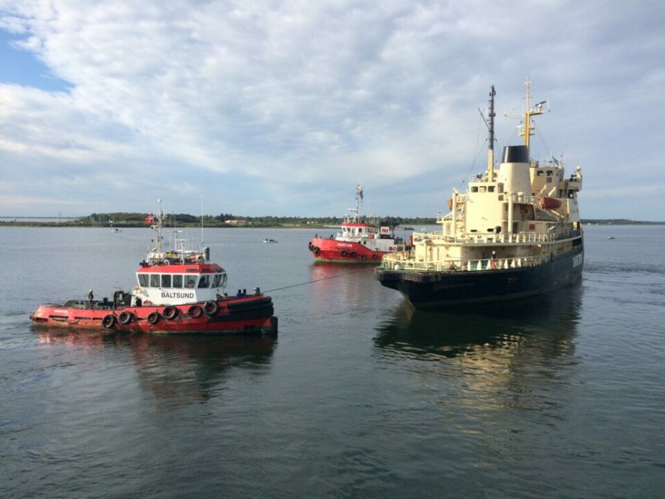 Se billederne: Første isbryder på vej mod ophugning i Esbjerg