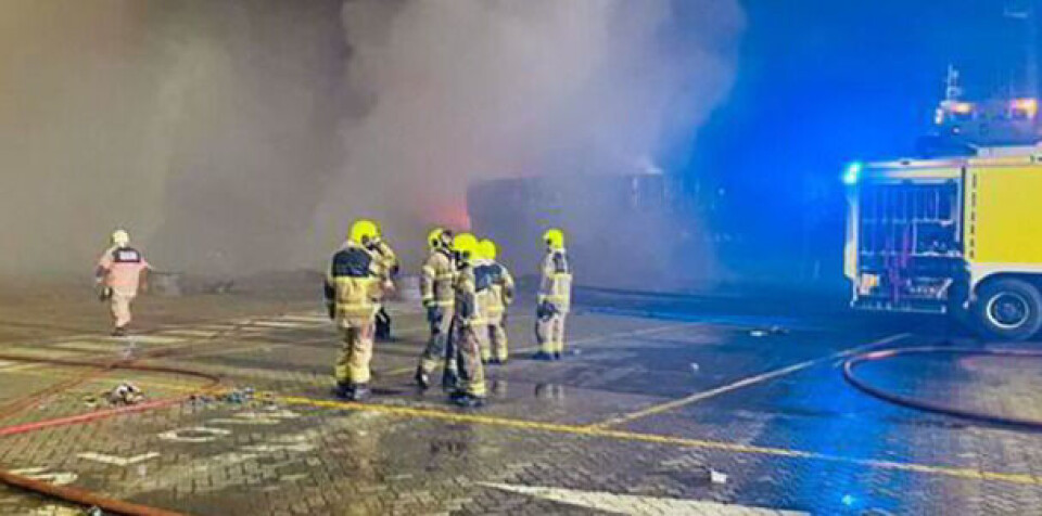 Voldsom video: Containereksplosion raserer fragtskib Voldsom video: Containereksplosion raserer fragtskib
