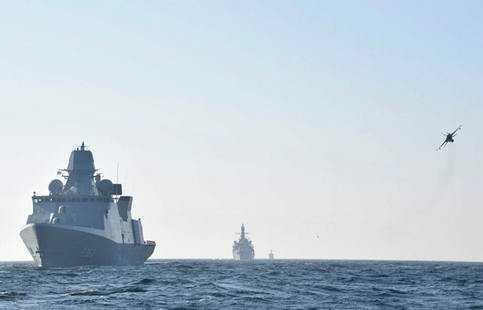 Smukke fotos: Her øver Niels Juel med britisk fregat