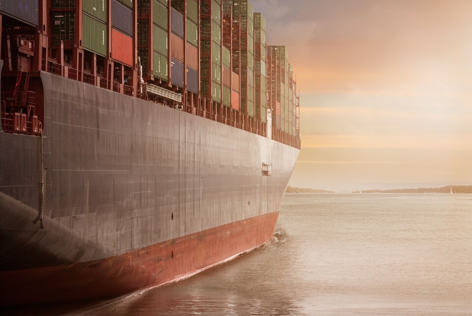 Fragtskib synker efter kollision med Maersk-chartret containerskib Fragtskib synker efter kollision med Maersk-chartret containerskib