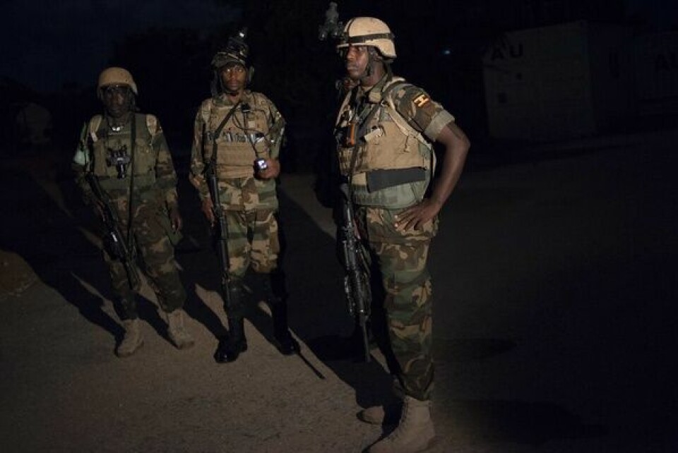 Bevæbnede angriber passagerbåd og kidnapper otte i Nigeria